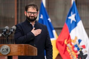 Entregan carta a Boric para que reintegre al diario El Clarín - Mundo - ABC Color