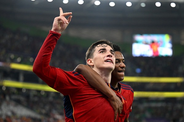 España goleó a Costa Rica por la fecha inicial del grupo E - trece