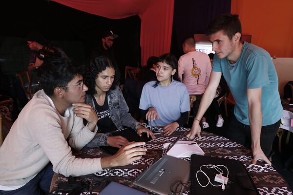 "Diámetro" gana la "Hackathon para un periodismo por la paz" en Colombia - MarketData