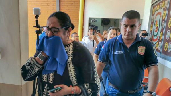 Mujer que denunció extorsión policial fue detenida por "trata de personas"