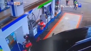 Caaguazú: Justiciero al volante embistió contra supuesto ladrón - Paraguaype.com