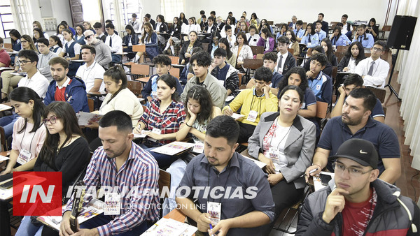 V FORO NACIONAL “REPÚBLICA JOVEN” SE DESARROLLÓ EN LA UCI