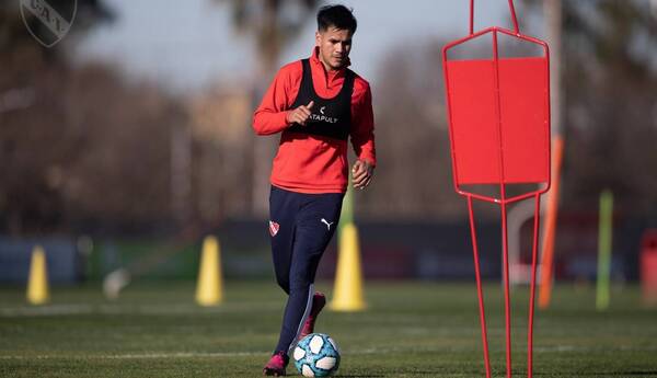 Crónica / El "paraguasho" que está en la agenda de dos grandes de nuestro fútbol