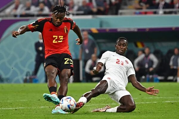 Bélgica sufrió, pero pudo ganar a Canadá - Fútbol Internacional - ABC Color