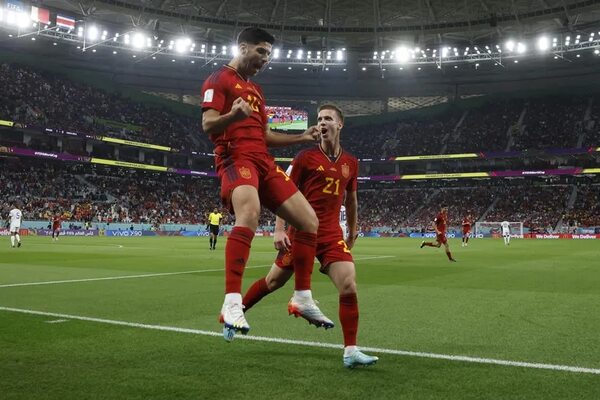 España desató su Furia ante Costa Rica - Fútbol Internacional - ABC Color