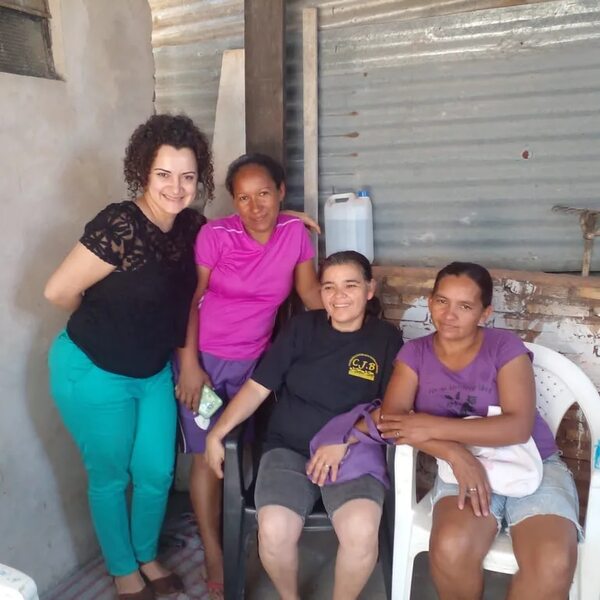 Mujeres del Bañado Tacumbú suben a escena con la obra “Monólocas de las ma’eras” - Cultura - ABC Color