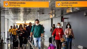 Brasil reintroduce uso obligatorio de mascarillas en vuelos y aeropuertos