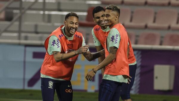 Neymar y Brasil entran en escena