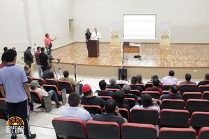 Dos empresas compiten para provisión de buses eléctricos en Ciudad del Este - La Clave