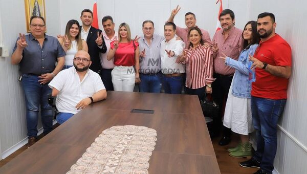 IVÁN SOSA SE INCORPORA A HONOR COLORADO PERO NO DECLINA CAMPAÑA POR GOBERNACIÓN