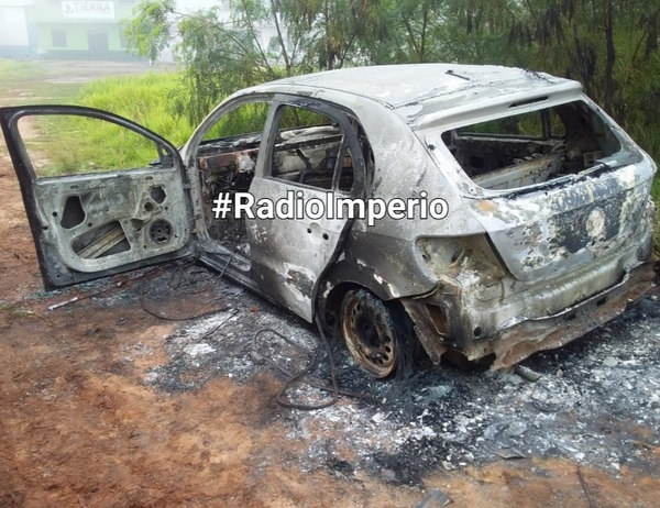 Automóvil incinerado utilizado para asesinar a comerciante posee denuncia de robo - Radio Imperio