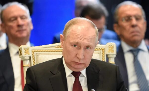 Von der Leyen acusa a Putin de terrorismo y crímenes de guerra en Ucrania - Mundo - ABC Color
