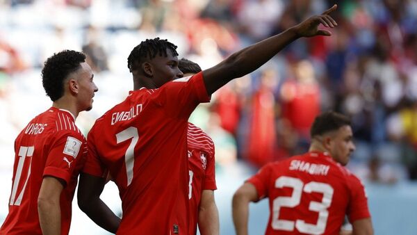 Suiza resiste y se impone ante Camerún