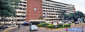 Farmacéuticas emplazan por 10 días al IPS para presentar plan de pago de deuda de US$ 258 millones | Análisis Macro | 5Días