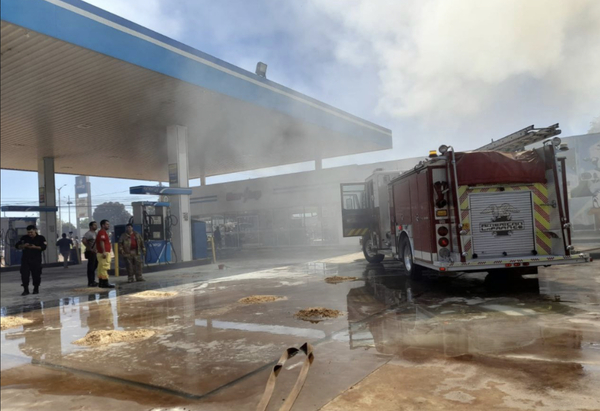 Diario HOY | Susto en CDE: incendio consume depósito pegado a una estación de servicios