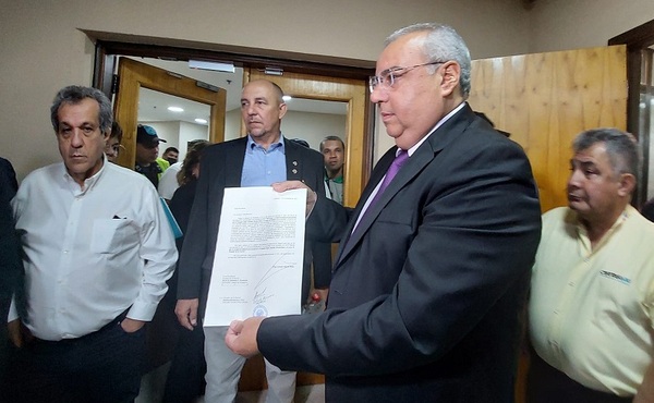 Oviedo Matto reclama la banca dejada en el Senado para el UNACE