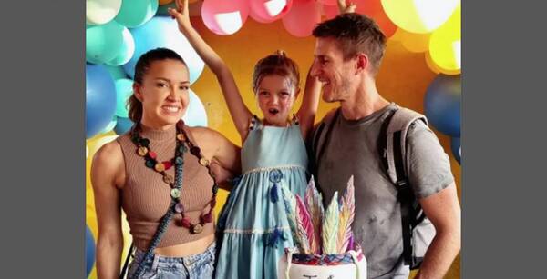 Crónica / Hijita de Dallys llevó alegrón a peques de comunidad Maká