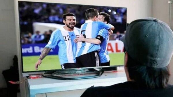 Inventó que se cayó en el baño y pidió reposo para ver el mundial