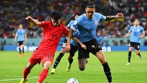 Uruguay se estrena con un amargo empate