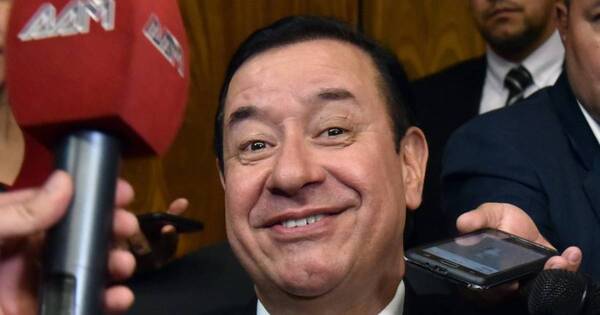 La Nación / Miguel Cuevas adjudicó licitación de merienda escolar a vendedor de chipa