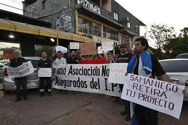 Fracasa postergación y el Senado tratará hoy ley que aprueba el bicecleteo de la deuda  de IPS  - Política - ABC Color