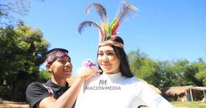La Nación / Diseñador nativo prepara desfile para recaudar fondos y registrar su marca