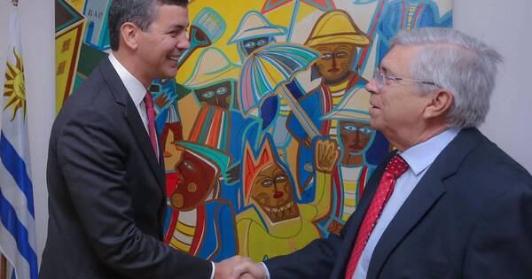 La Nación / Ministro uruguayo destaca a Santiago Peña: “Me impresionó muchísimo, está muy bien preparado”