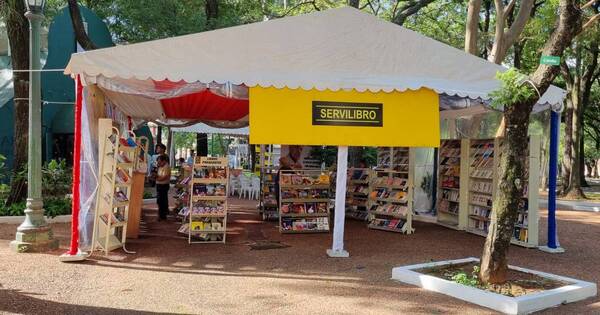 La Nación / Fiesta del libro: escritores debatirán sobre el sistema educativo