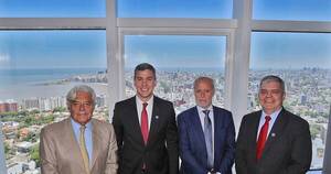 La Nación / Peña intercambia experiencias con importantes políticos y representantes civiles en Uruguay