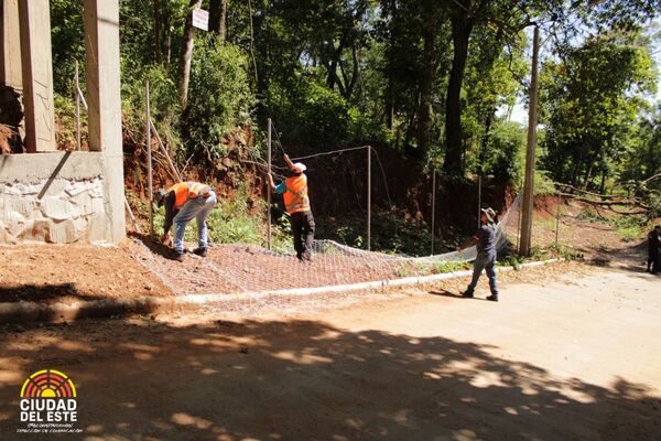 Municipalidad de CDE recupera espacio público de avenida del lago - Noticde.com