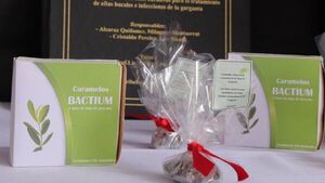 Distinguen a estudiantes por caramelos curativos de hojas de guayaba