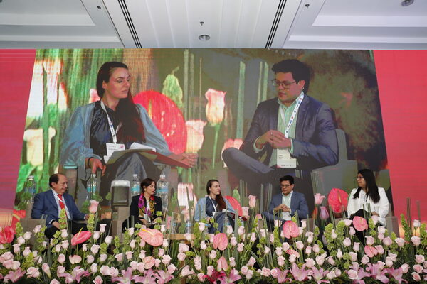 Expertos urgen que Latinoamérica se embarque en la transformación digital - MarketData