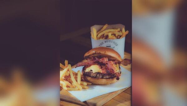Hamburguesas memorables y chops bien fríos: la especialidad de The Butcher Burger & Beer