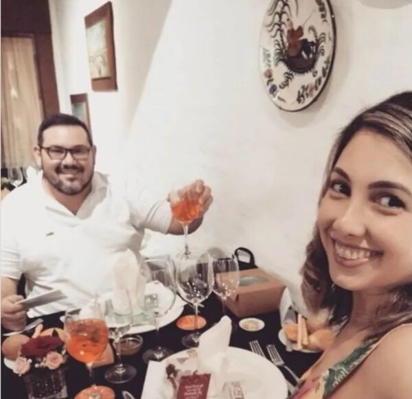 Pareja de hijo de Fretes apenas tenía un auto cuando se abrió casa de préstamos - Política - ABC Color
