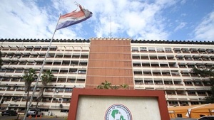Senadores aprueban a IPS bicicletear deudas con nuevo millonario préstamo - Paraguaype.com