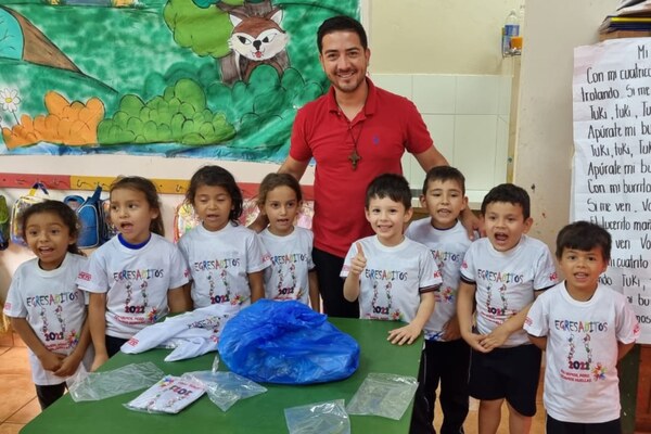 Nelson “Kpeto” Cano utiliza a los niños para hacer proselitismo - La Clave