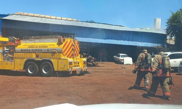 Susto al incendiarse un depósito cercano a una estación de servicios en km 9 Monday – Diario TNPRESS