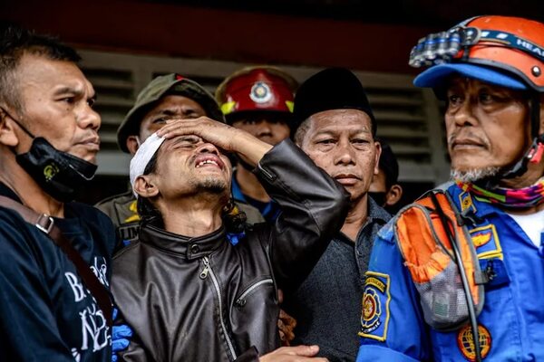 Suman las muertes por terremoto en Indonesia - Mundo - ABC Color