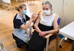 Enfermeros británicos convocan una huelga sin precedentes en diciembre