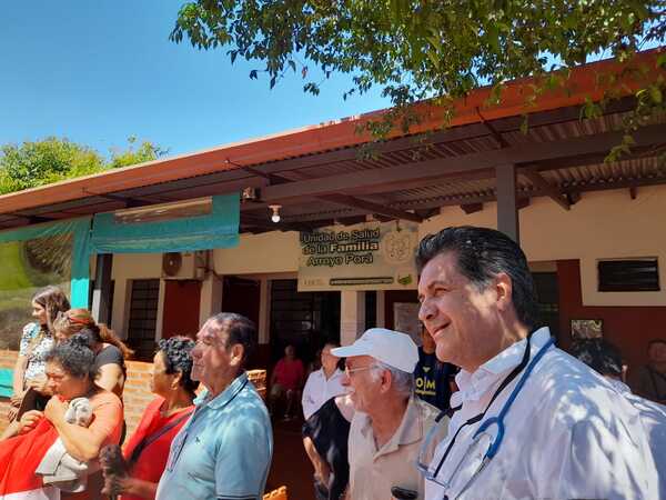 Vecinos se manifiestan a favor del Dr. Juan Rodriguez en Arroyo Pora