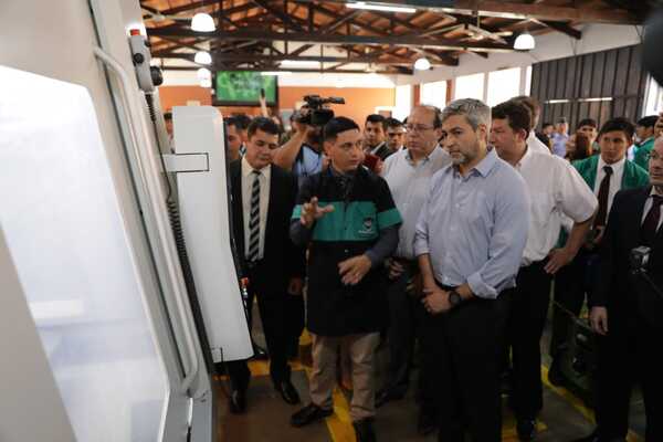 Gobierno inagura equipamientos en CTN, anuncia becas e inversión de US$ 29 millones para educación técnica - .::Agencia IP::.