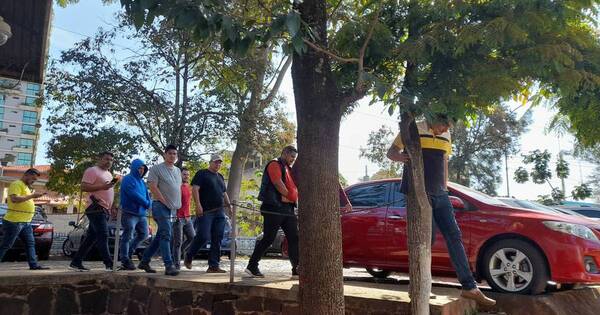 La Nación / Tendal de policías imputados por corrupción y “gatillo fácil”, pero un solo condenado