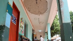¡Lamentable! Ventilador de una escuela cae sobre alumna en Lambaré - Noticias Paraguay
