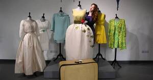 La Nación / Tras 50 años en una maleta, subastarán el vestido “de la suerte” de Liz Taylor