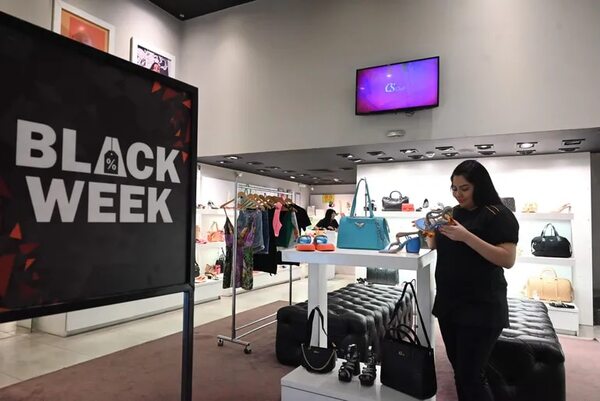 Invitan a hacer compras navideñas en la feria de descuentos de shoppings - Economía - ABC Color