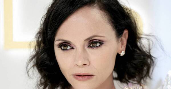 La Nación / Vendió sus joyas para divorciarse