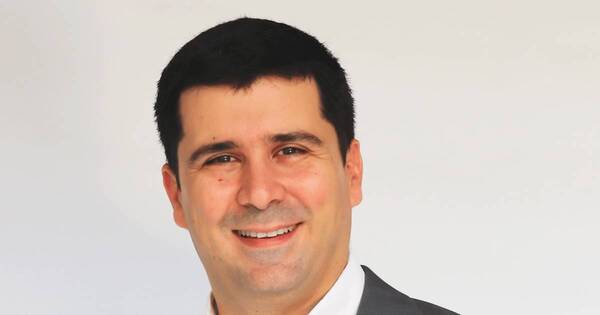 La Nación / Recibe apoyo de ex diputados