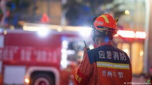 Un mortal incendio en China atiza la ira contra la política de "cero covid"