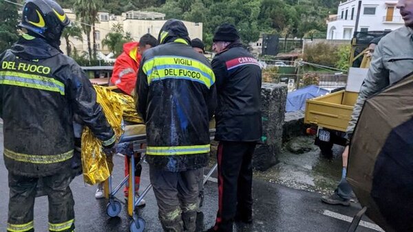 Más de una docena de personas están desaparecidas tras un deslizamiento de tierra en la isla italiana de Ischia
