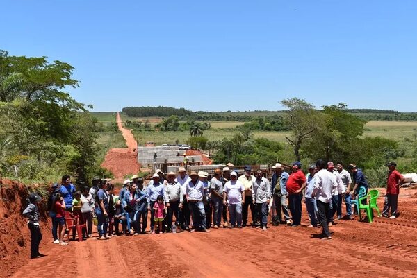 Evalúan avance de trabajo vial que beneficiará a tres localidades de San Pedro - Nacionales - ABC Color